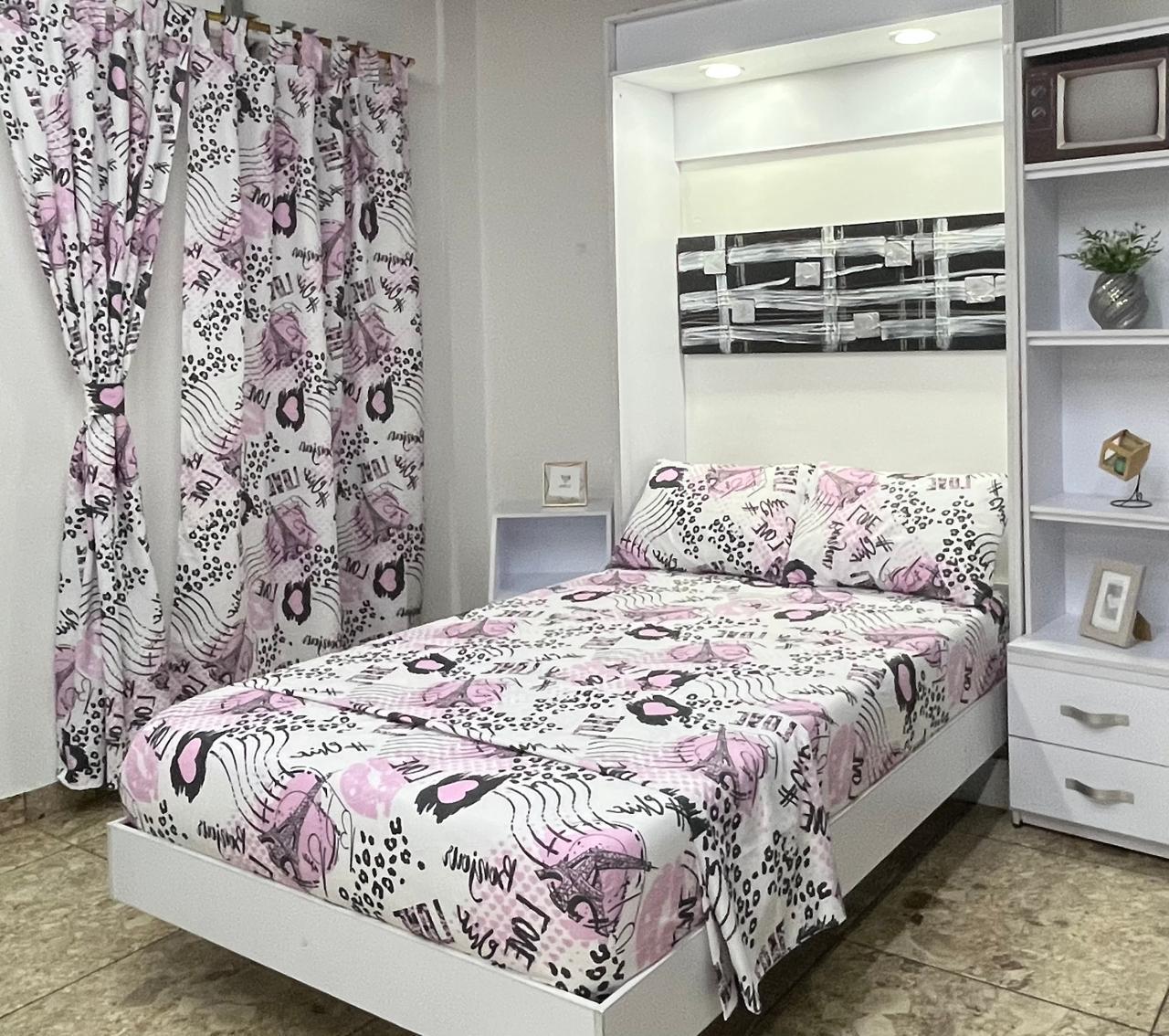 Juego de Cama Floral con Cortinas - Diseño Elegante